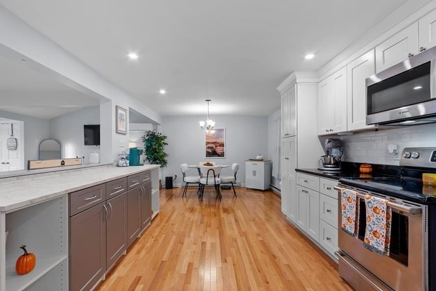 Condominium at 273 Washington St # 2, Gloucester MA 01930, Gloucester, photo 2 of 24