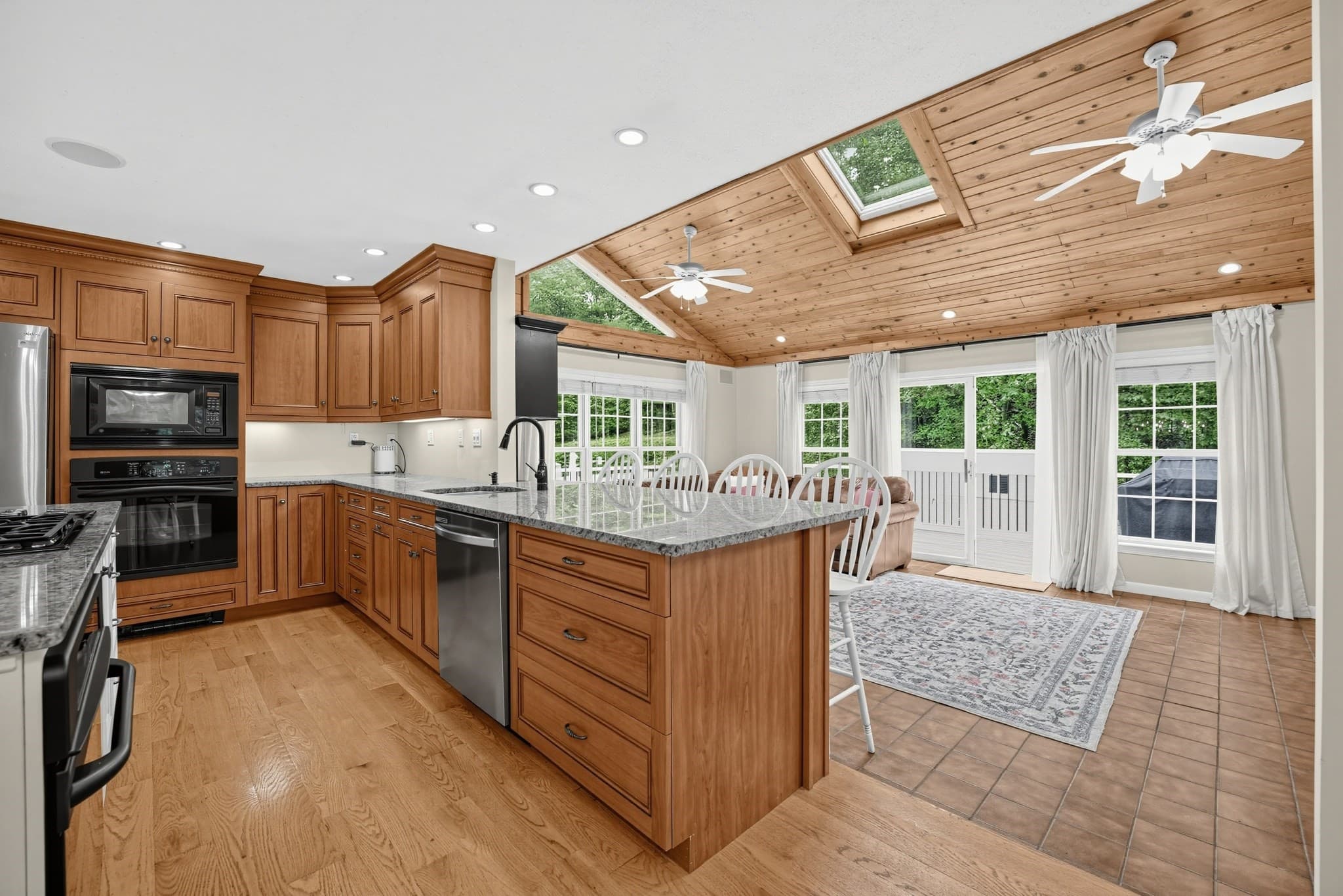 Single Family Residence at 21 Andrew Cir, Stoughton MA 02072, Stoughton, photo 5 of 28
