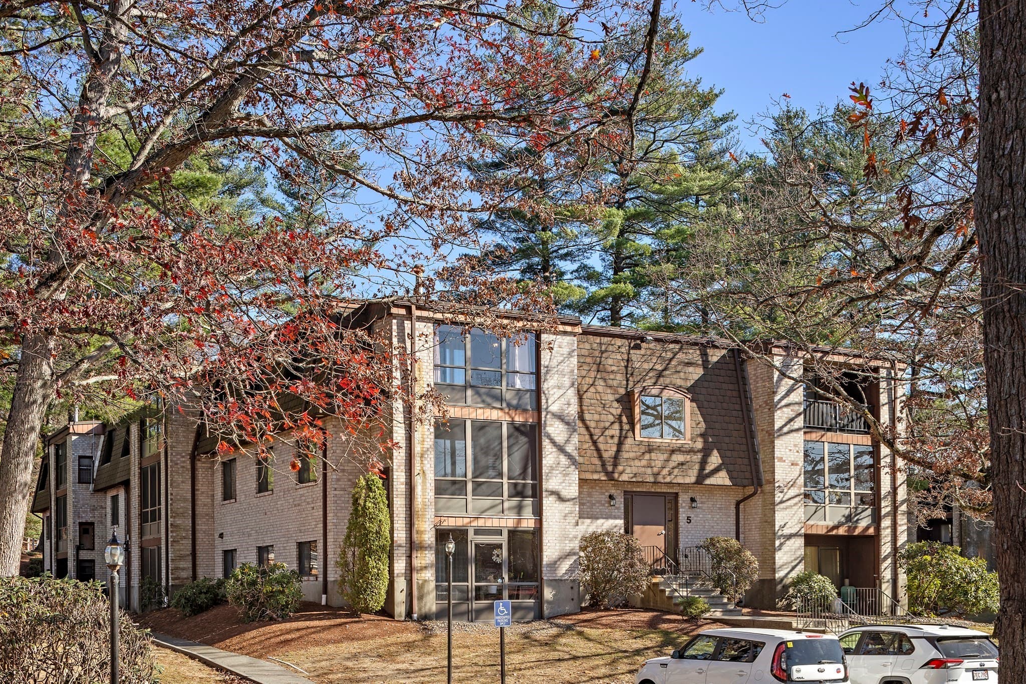 Condominium at 5 Greenbriar Dr # 204, North Reading MA 01864, North Reading, photo 3 of 24