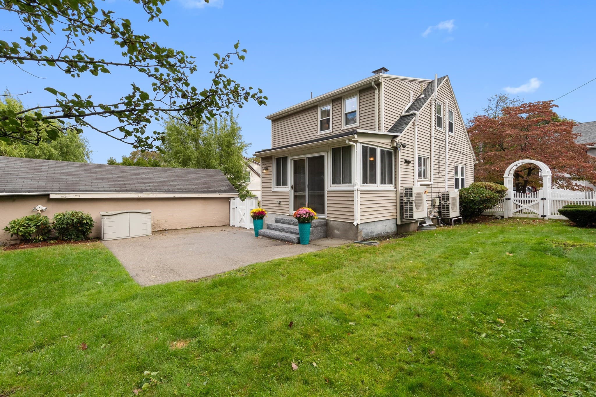 Single Family Residence at 22 Ash St, Melrose MA 02176, Melrose, photo 5 of 35