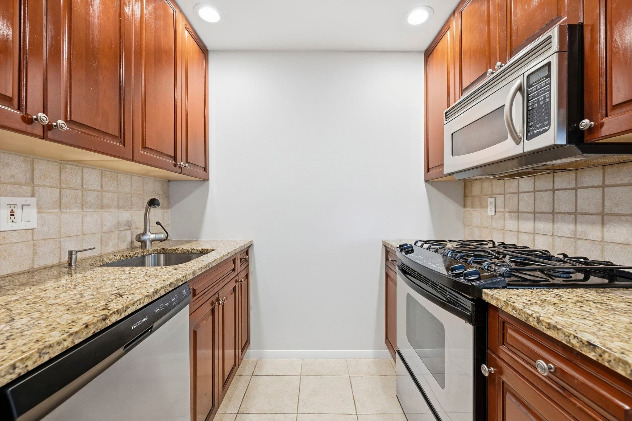 Condominium at 85 E India Row # 10D, Boston MA 02110, Boston, photo 7 of 18
