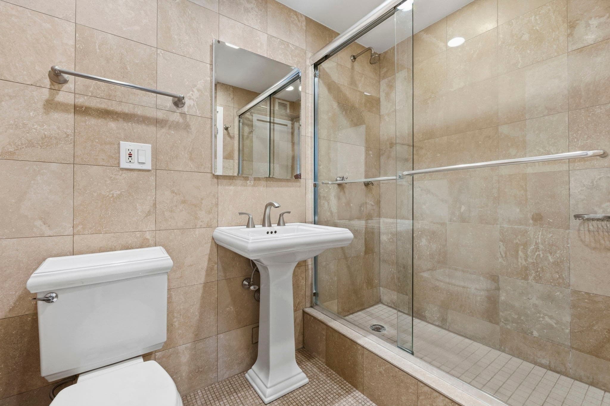 Condominium at 85 E India Row # 10D, Boston MA 02110, Boston, photo 11 of 18