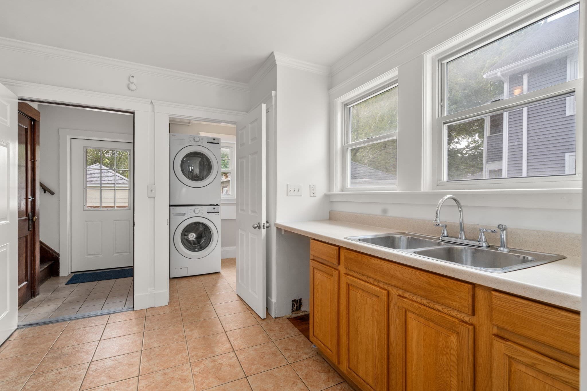Condominium at 106 Poplar St # 1, Watertown MA 02472, Watertown, photo 8 of 15