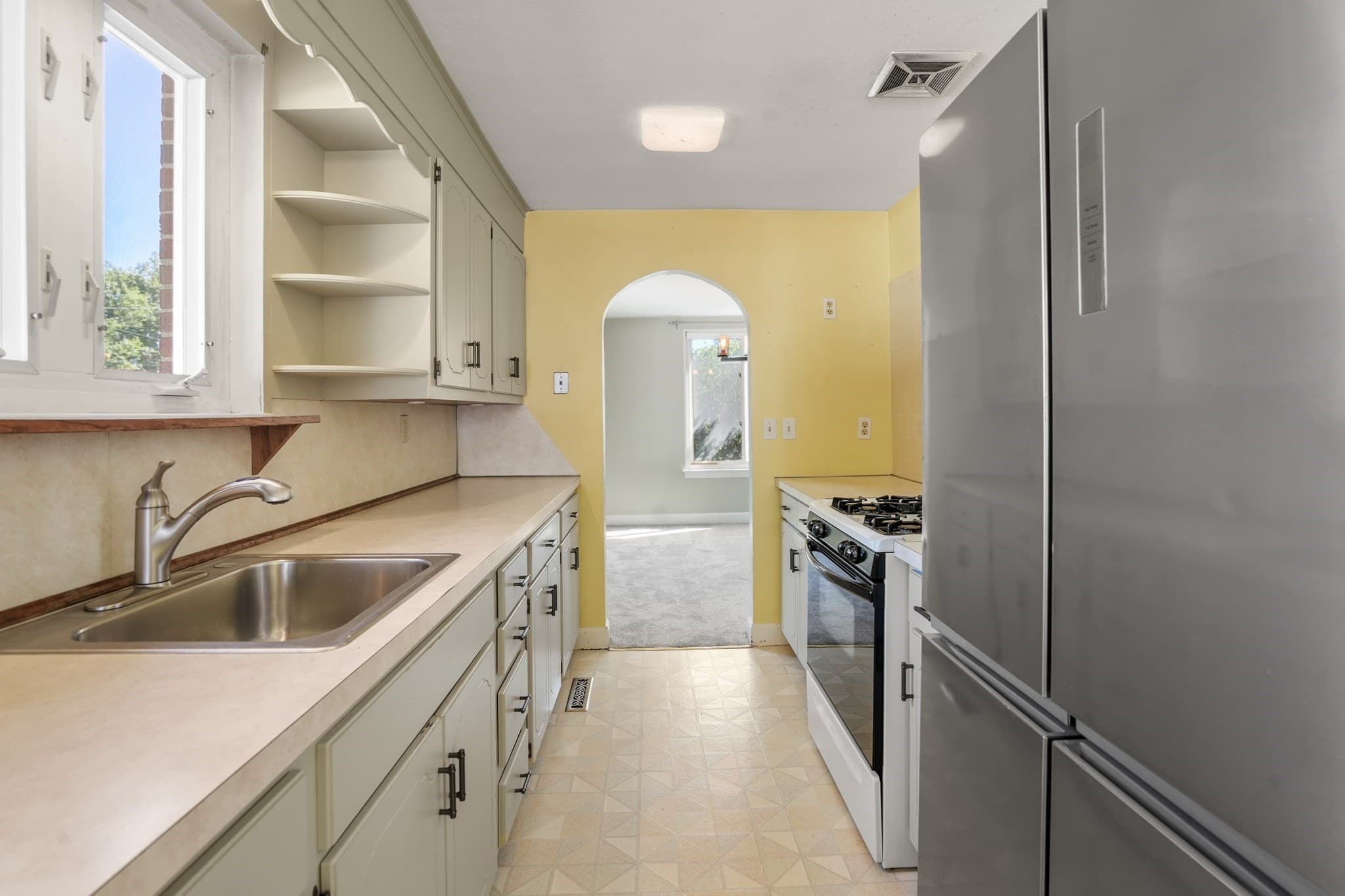 Single Family Residence at 47 Cherry Hl, Holyoke MA 01040, Holyoke, photo 12 of 42