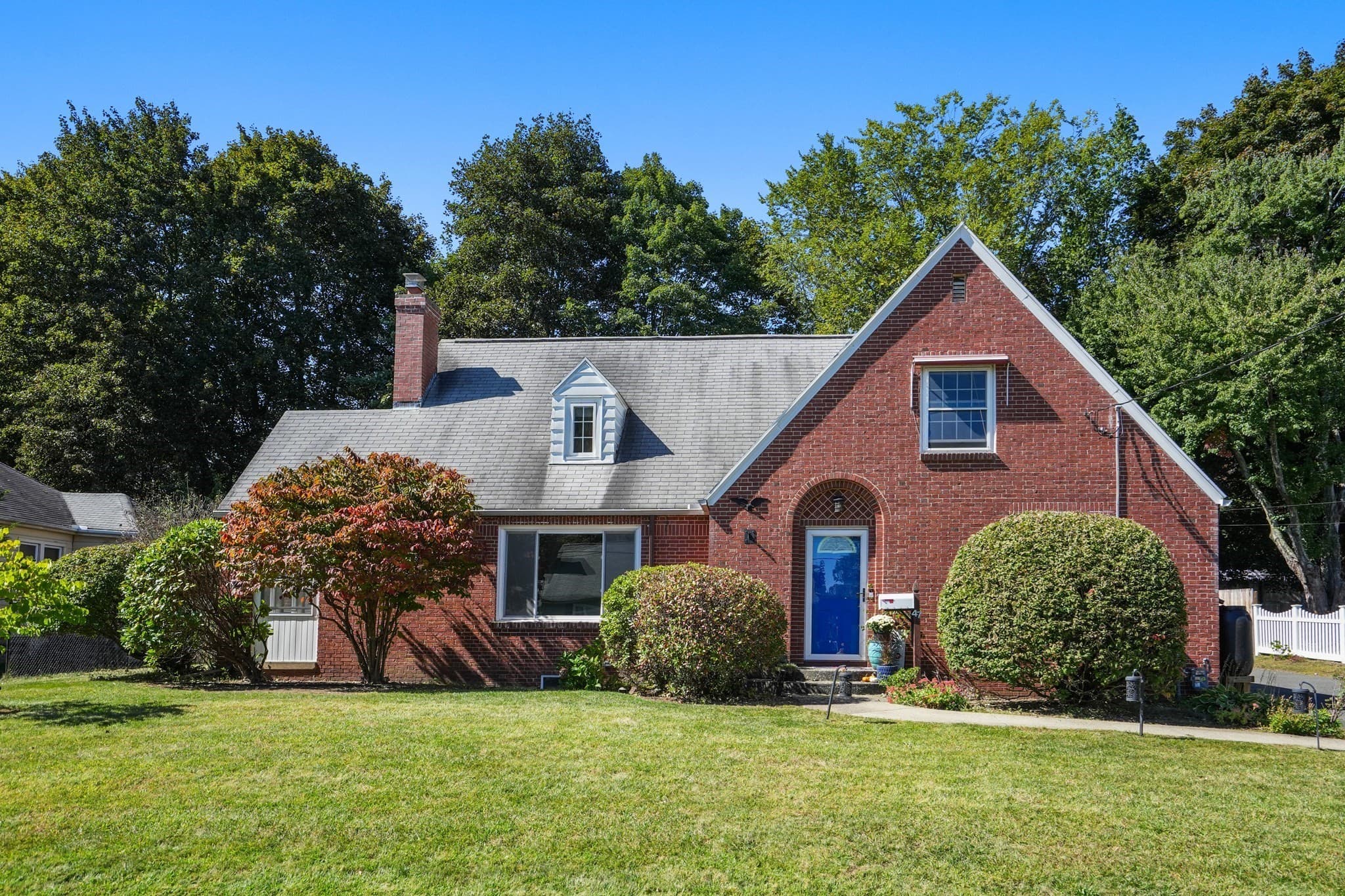 47 Cherry Hl, Holyoke MA 01040
