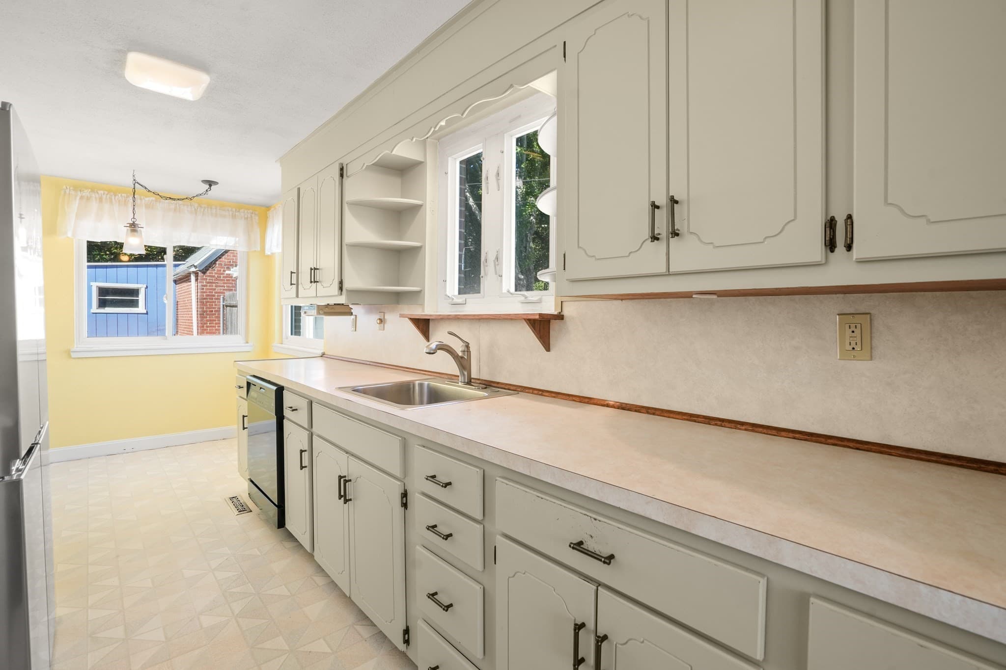 Single Family Residence at 47 Cherry Hl, Holyoke MA 01040, Holyoke, photo 10 of 42