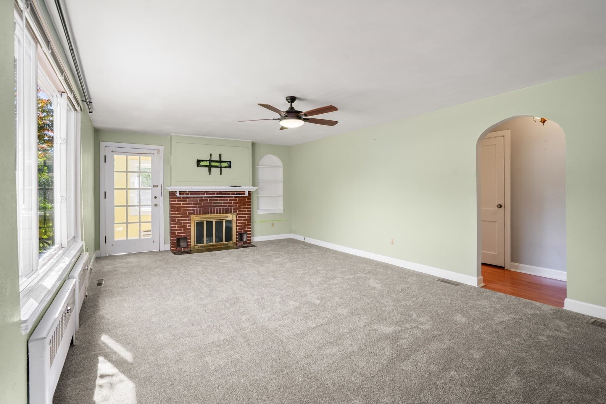 Single Family Residence at 47 Cherry Hl, Holyoke MA 01040, Holyoke, photo 4 of 42