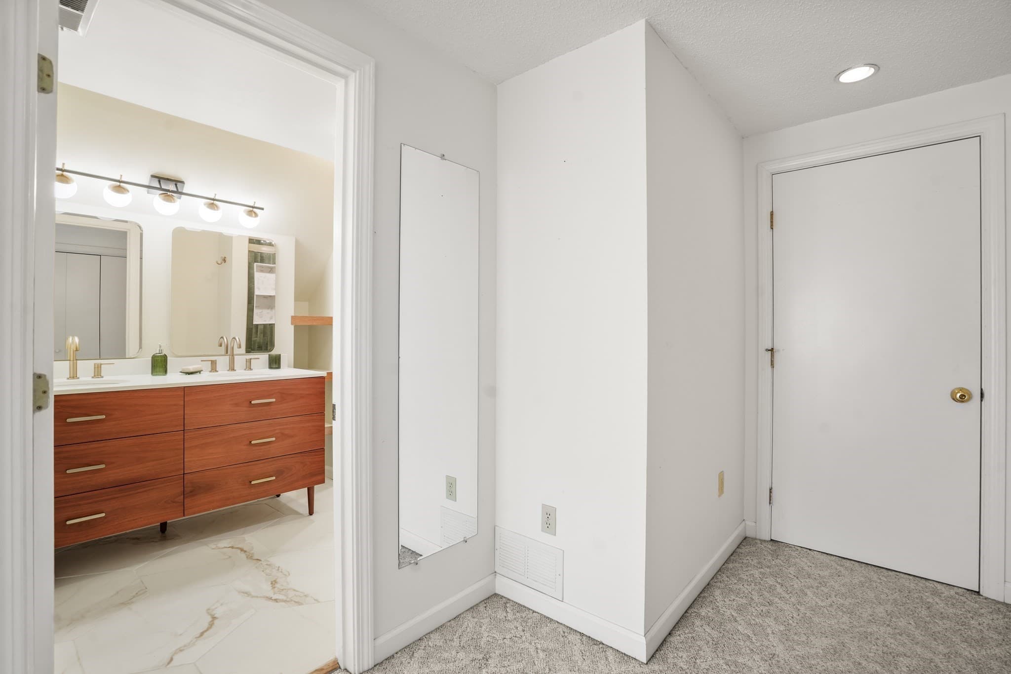 Single Family Residence at 47 Cherry Hl, Holyoke MA 01040, Holyoke, photo 25 of 42
