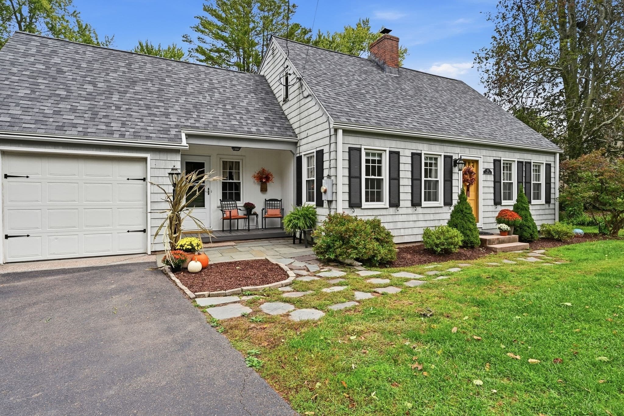 Single Family Residence at 60 Russell Ave, Suffield MA 01078, Suffield, photo 4 of 42