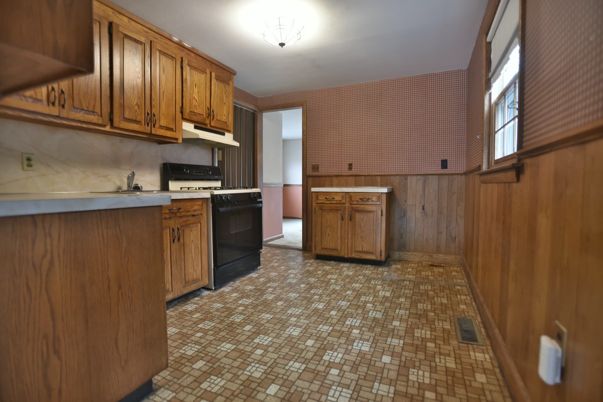 Single Family Residence at 20 Josh Gray Rd, Rockland MA 02370, Rockland, photo 8 of 20