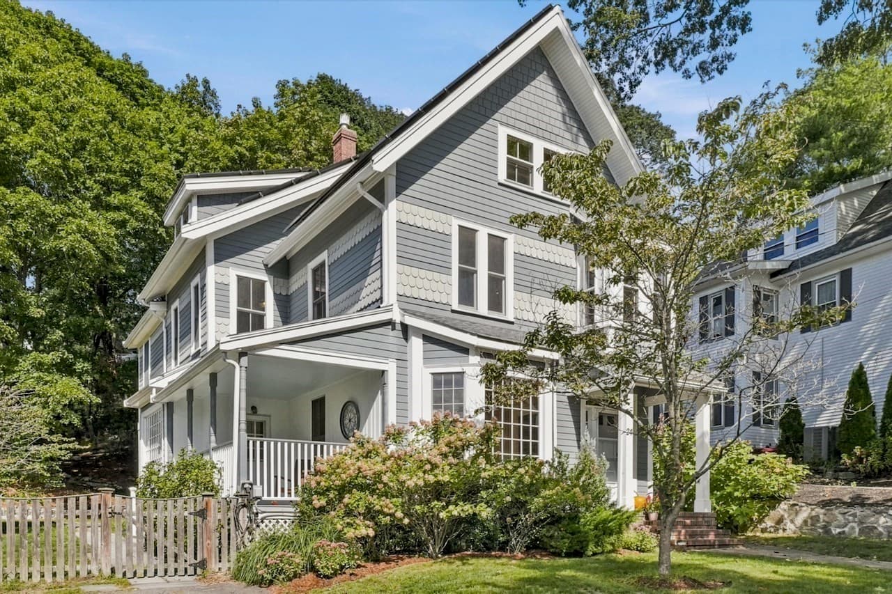 24 Poplar St, Melrose MA 02176