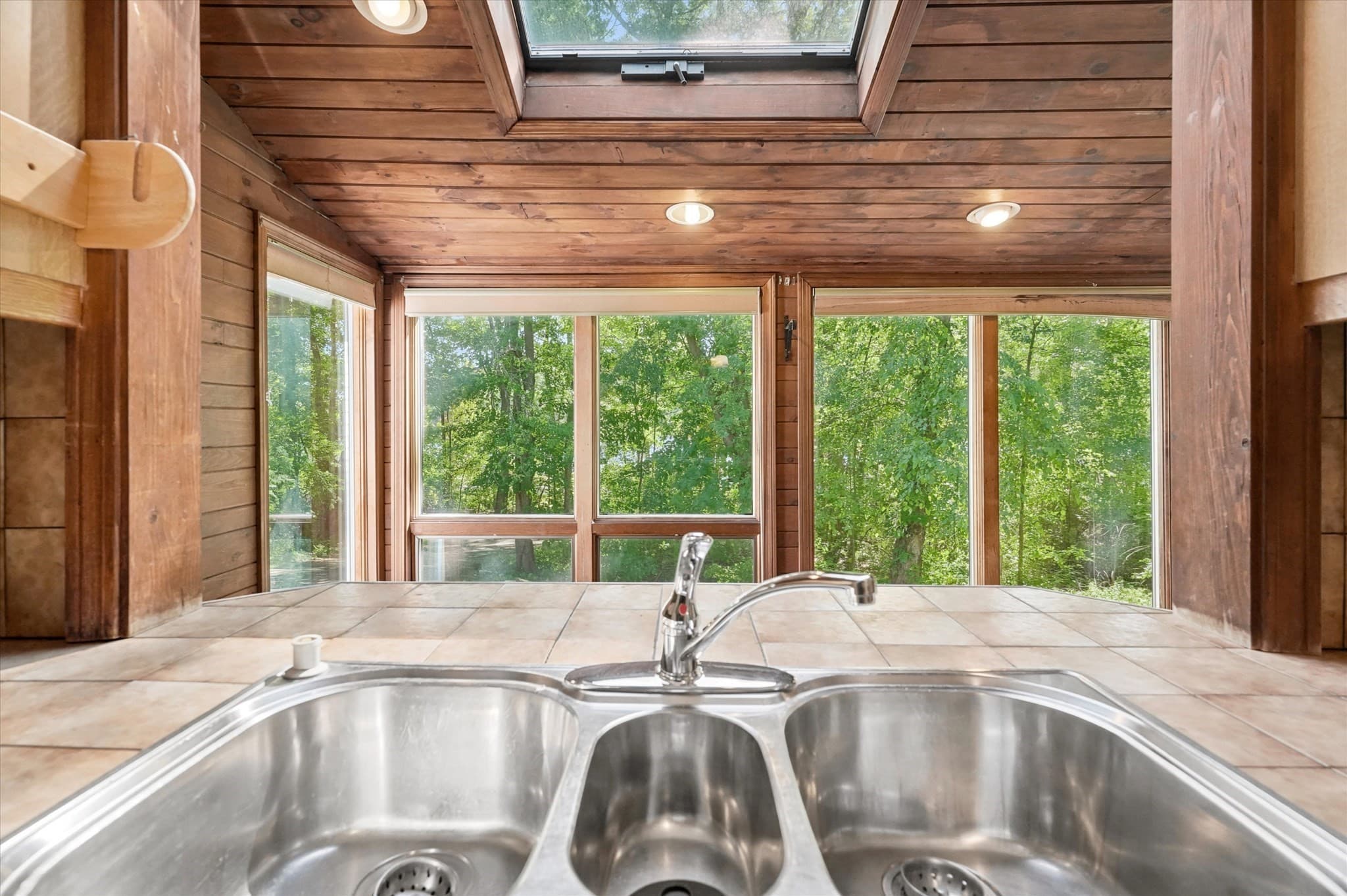 Single Family Residence at 1881 Great Pond Road, North Andover MA 01845, North Andover, photo 6 of 41