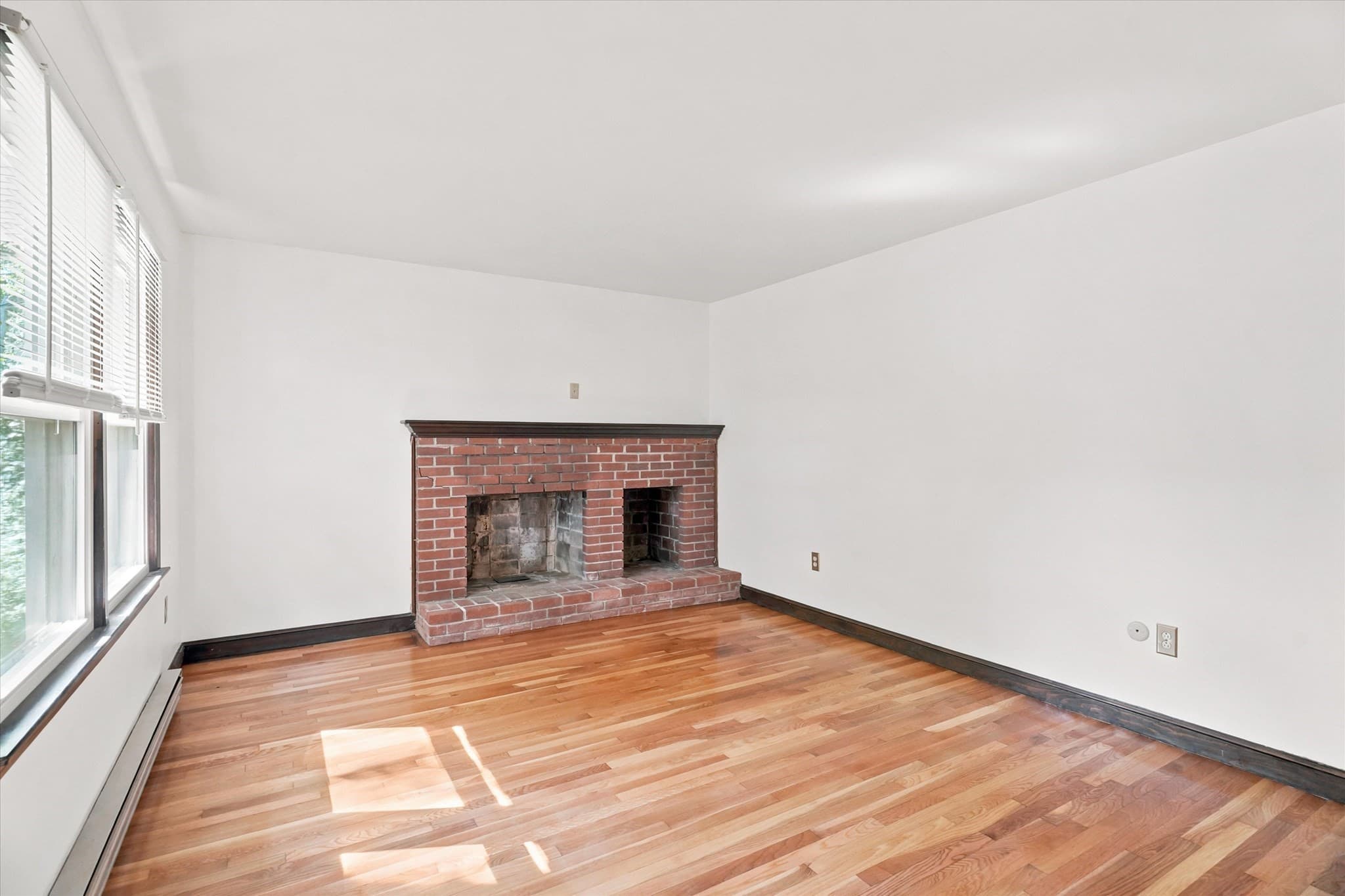Single Family Residence at 1881 Great Pond Road, North Andover MA 01845, North Andover, photo 13 of 41