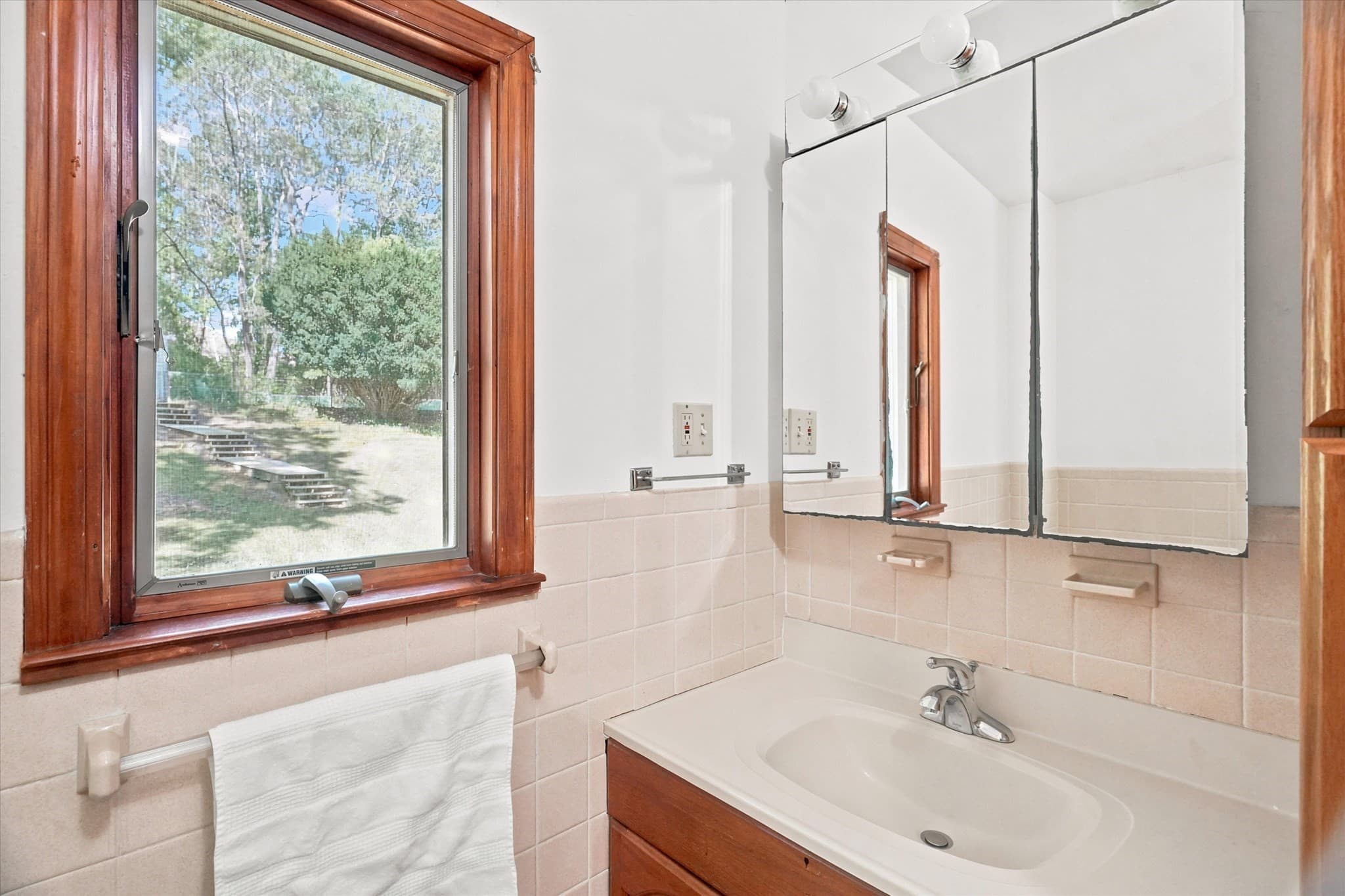 Single Family Residence at 1881 Great Pond Road, North Andover MA 01845, North Andover, photo 26 of 41