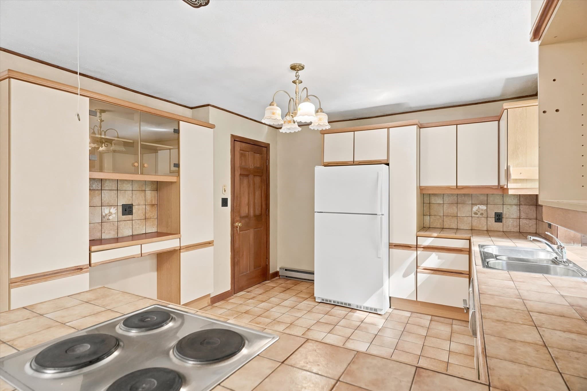 Single Family Residence at 1881 Great Pond Road, North Andover MA 01845, North Andover, photo 4 of 41