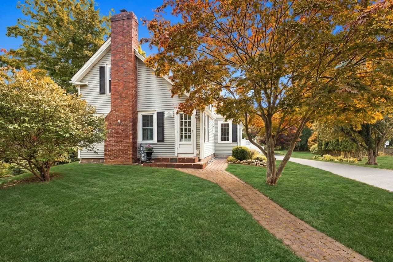 Single Family Residence at 814 Main Street, Norwell MA 02061, Norwell, photo 2 of 42