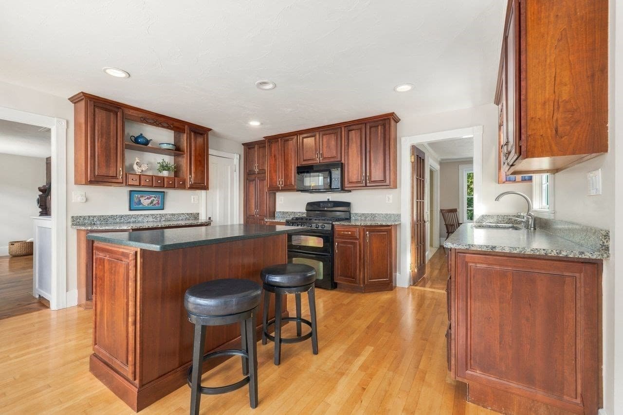 Single Family Residence at 814 Main Street, Norwell MA 02061, Norwell, photo 7 of 42