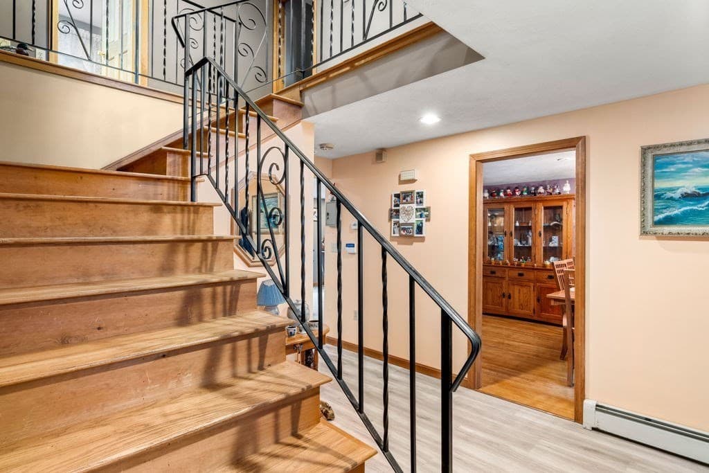 Single Family Residence at 233 Lovers Ln, Haverhill MA 01830, Haverhill, photo 9 of 39