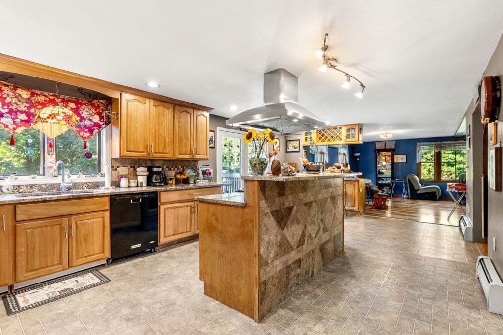 Single Family Residence at 233 Lovers Ln, Haverhill MA 01830, Haverhill, photo 31 of 39