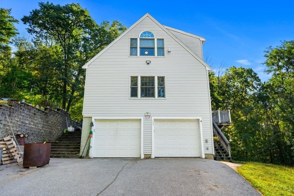 Single Family Residence at 233 Lovers Ln, Haverhill MA 01830, Haverhill, photo 4 of 39