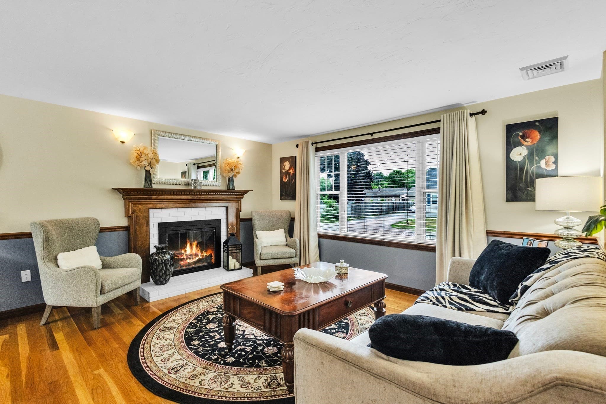 Single Family Residence at 42 Melbourne Rd, Worcester MA 01607, Worcester, photo 2 of 37