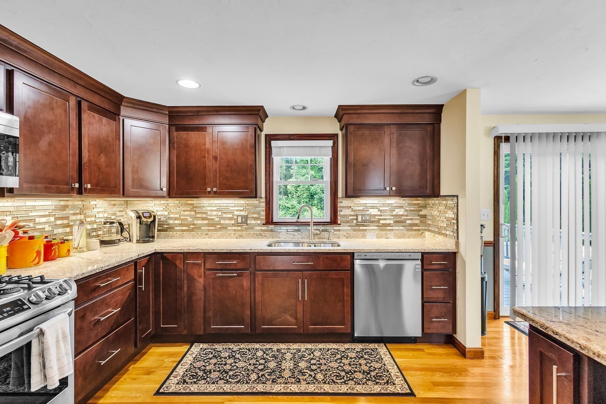 Single Family Residence at 42 Melbourne Rd, Worcester MA 01607, Worcester, photo 13 of 37