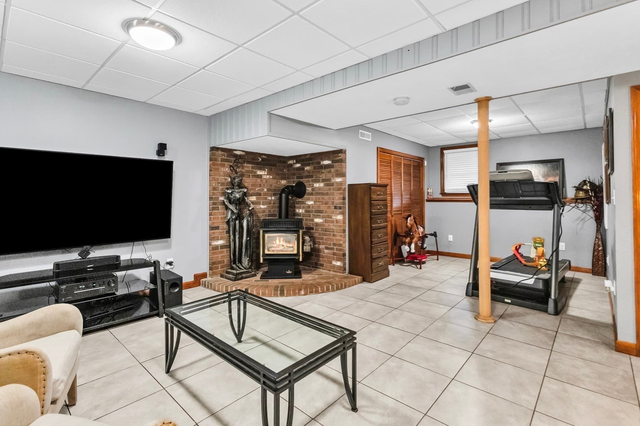 Single Family Residence at 42 Melbourne Rd, Worcester MA 01607, Worcester, photo 26 of 37