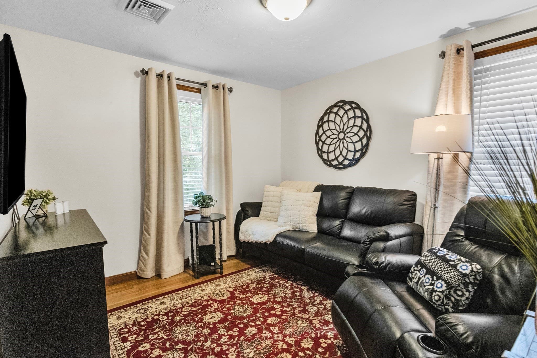 Single Family Residence at 42 Melbourne Rd, Worcester MA 01607, Worcester, photo 18 of 37