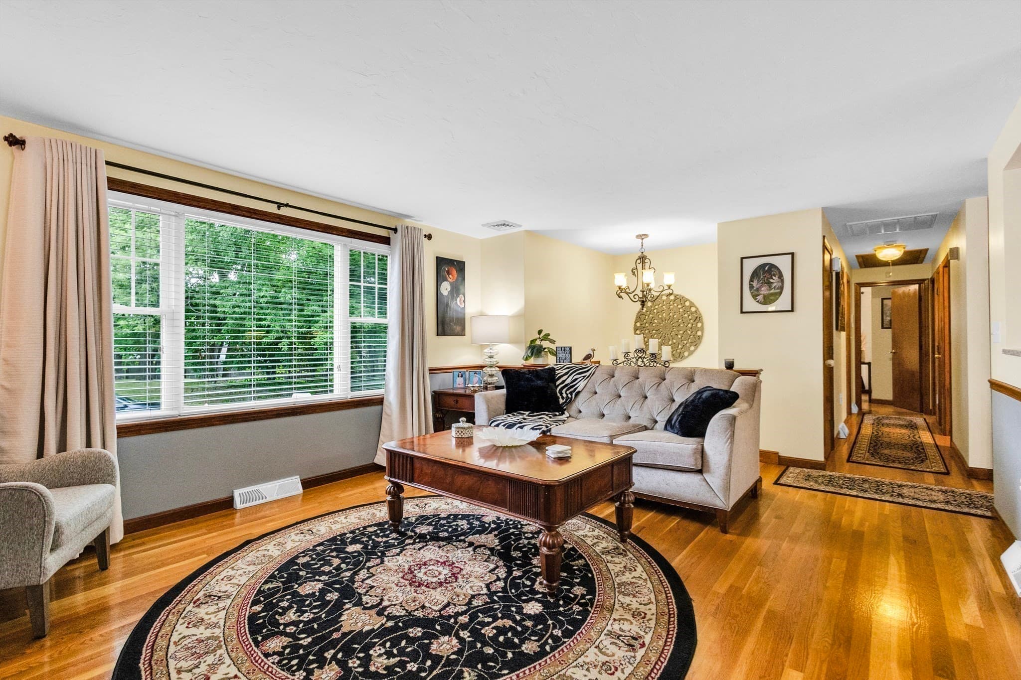 Single Family Residence at 42 Melbourne Rd, Worcester MA 01607, Worcester, photo 4 of 37