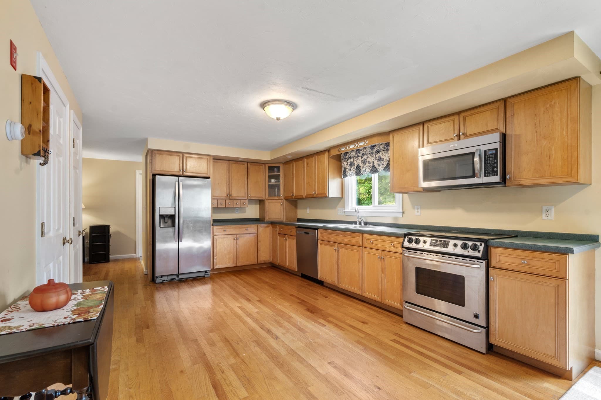 Single Family Residence at 117 Ring Road, Kingston MA 02364, Kingston, photo 7 of 35