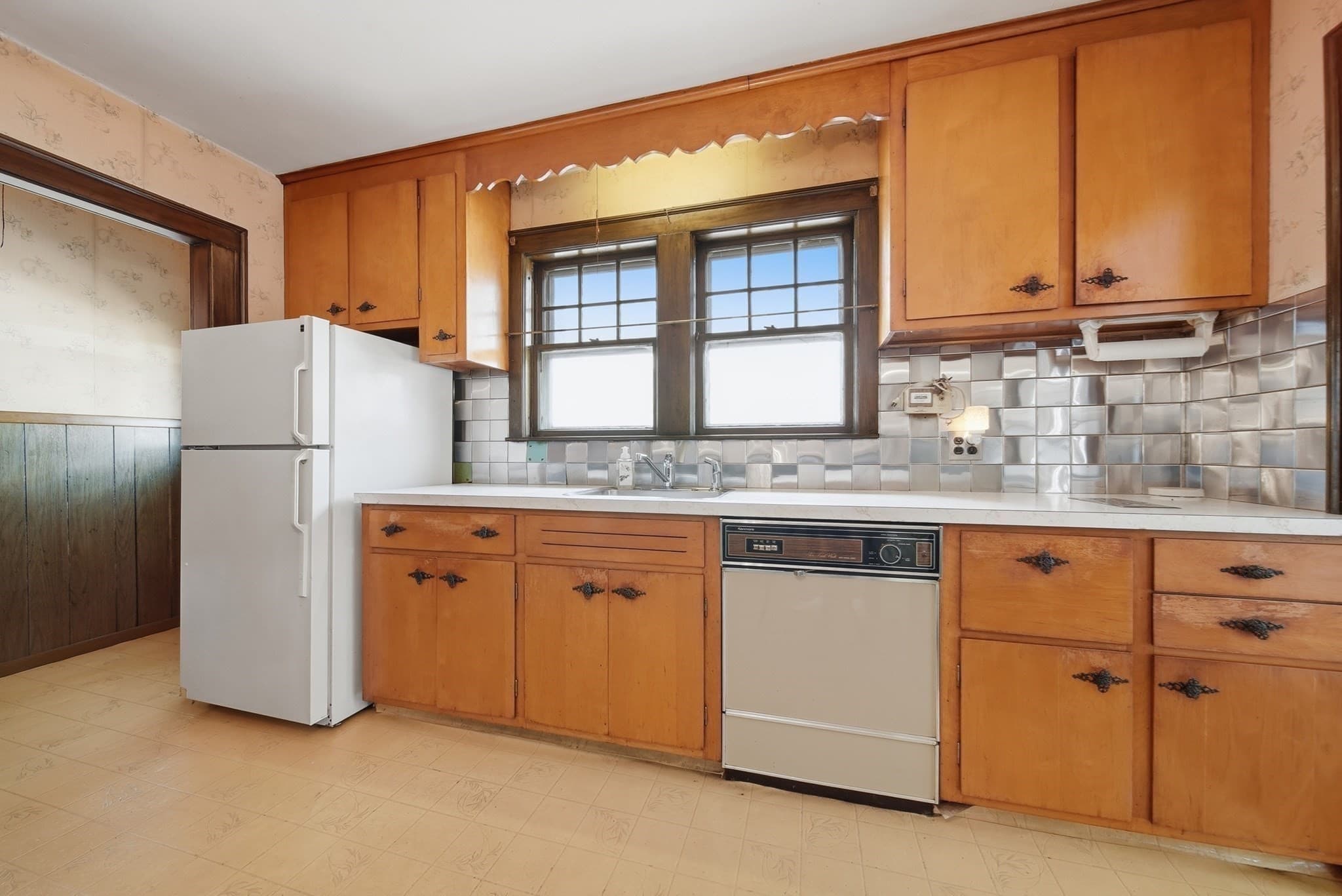 Single Family Residence at 254 Lynnfield St, Lynn MA 01904, Lynn, photo 6 of 22