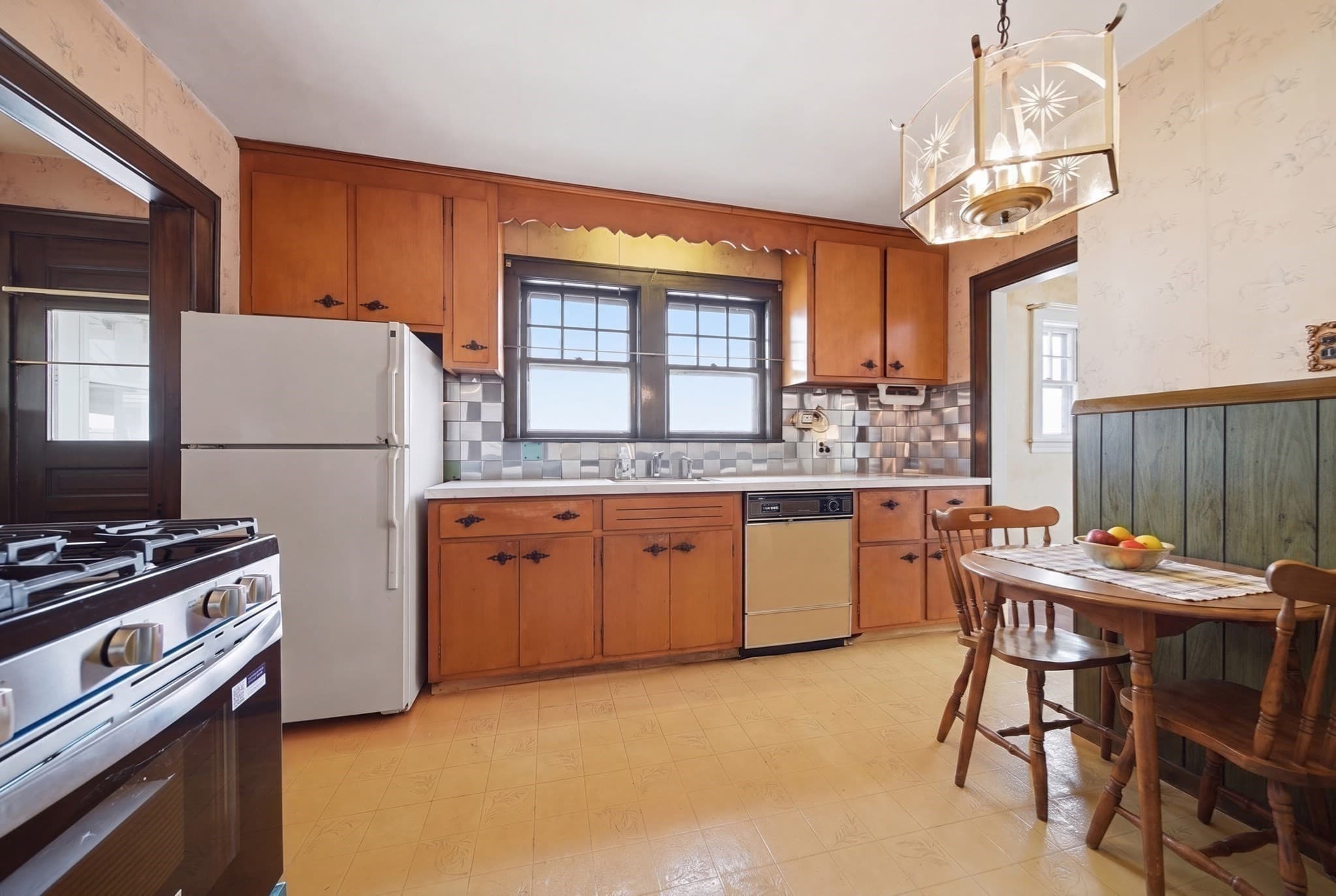 Single Family Residence at 254 Lynnfield St, Lynn MA 01904, Lynn, photo 5 of 22