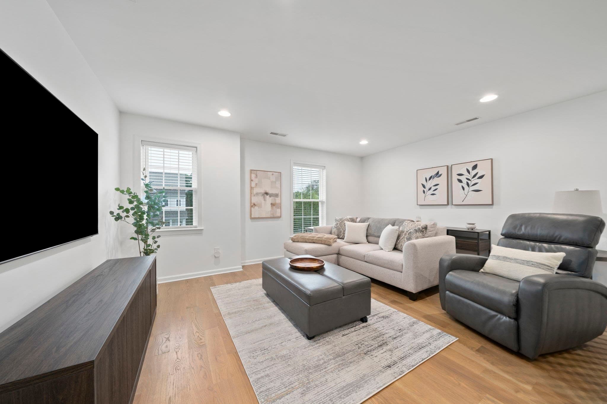 Single Family Residence at 33 Skyhawk Cir, Weymouth MA 02190, Weymouth, photo 10 of 27