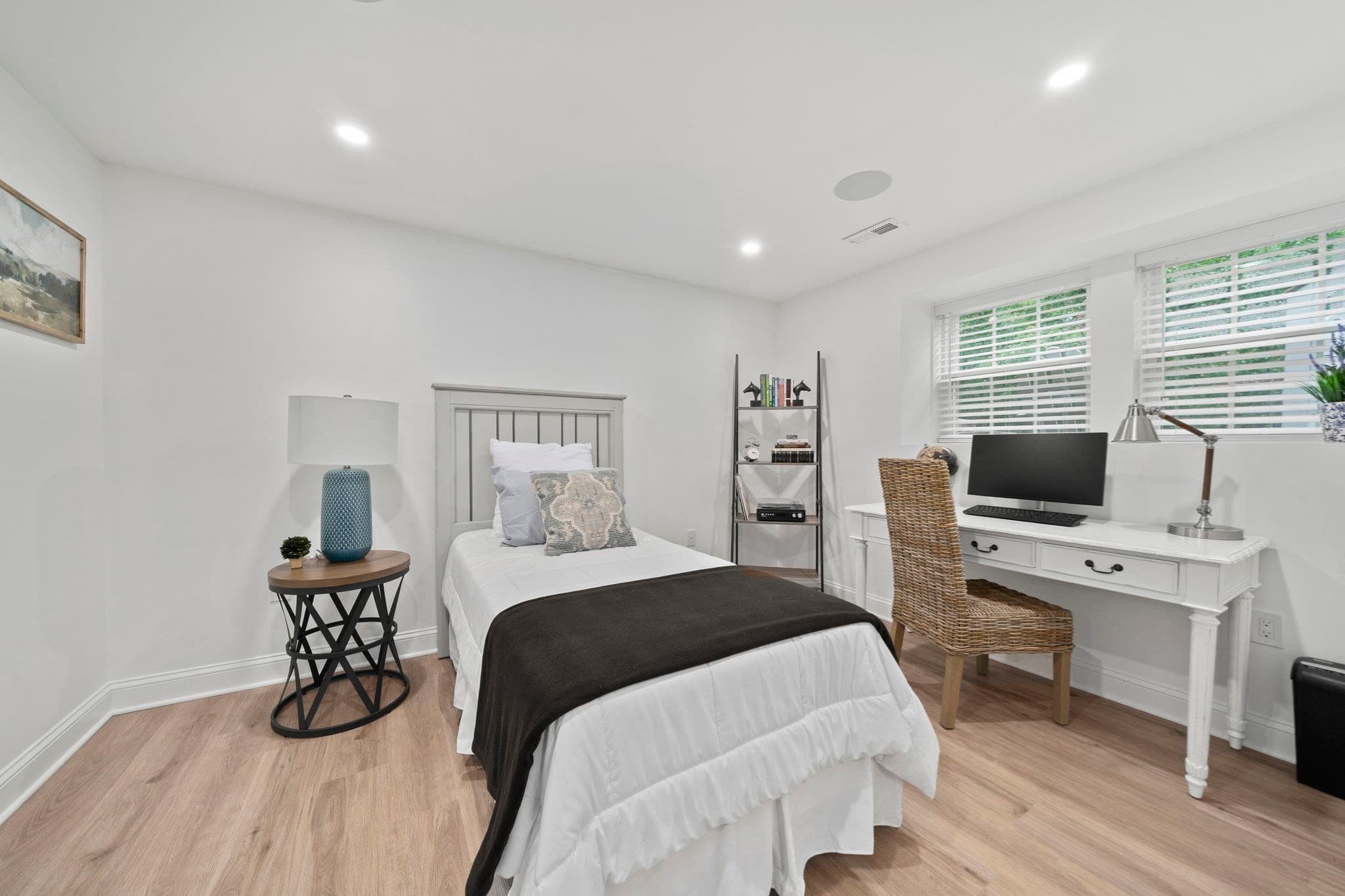 Single Family Residence at 33 Skyhawk Cir, Weymouth MA 02190, Weymouth, photo 19 of 27