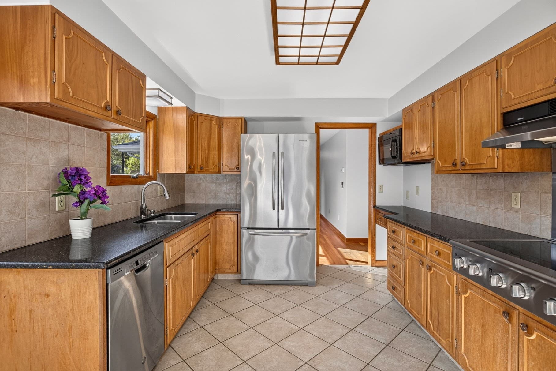 Single Family Residence at 2 Captain Towne Rd, Sandwich MA 02537, Sandwich, photo 7 of 42