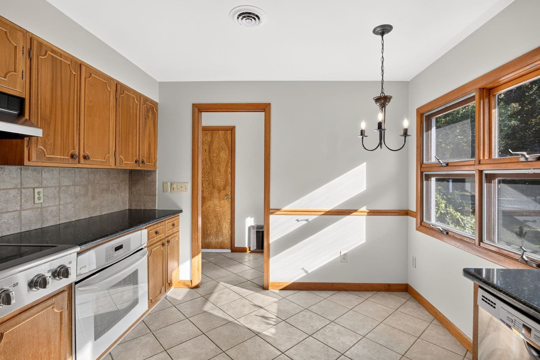 Single Family Residence at 2 Captain Towne Rd, Sandwich MA 02537, Sandwich, photo 11 of 42