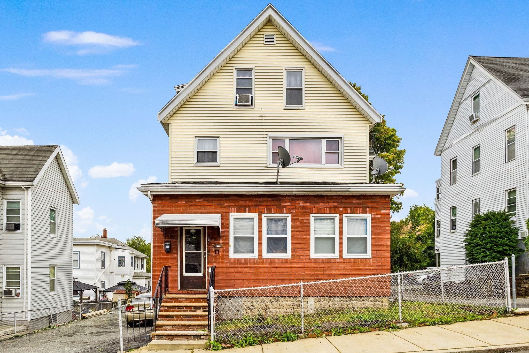 17 Ashton St, Everett MA 02149