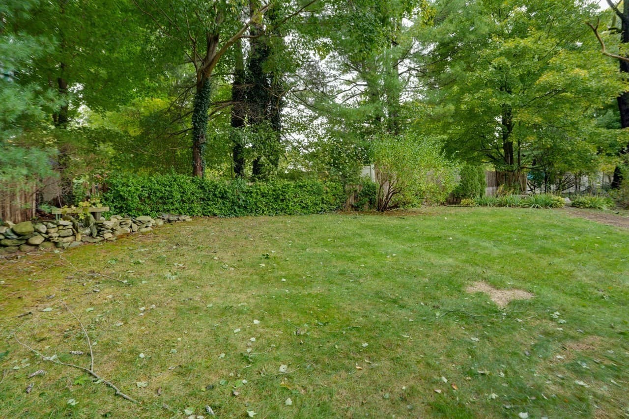 Single Family Residence at 10 Squire Ln, Bellingham MA 02019, Bellingham, photo 25 of 30