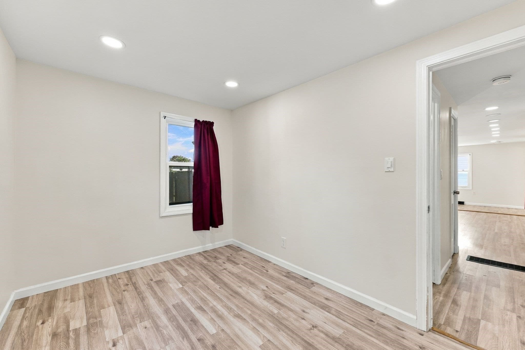 Single Family Residence at 196 Clarendon Ave, Chicopee MA 01013, Chicopee, photo 13 of 40