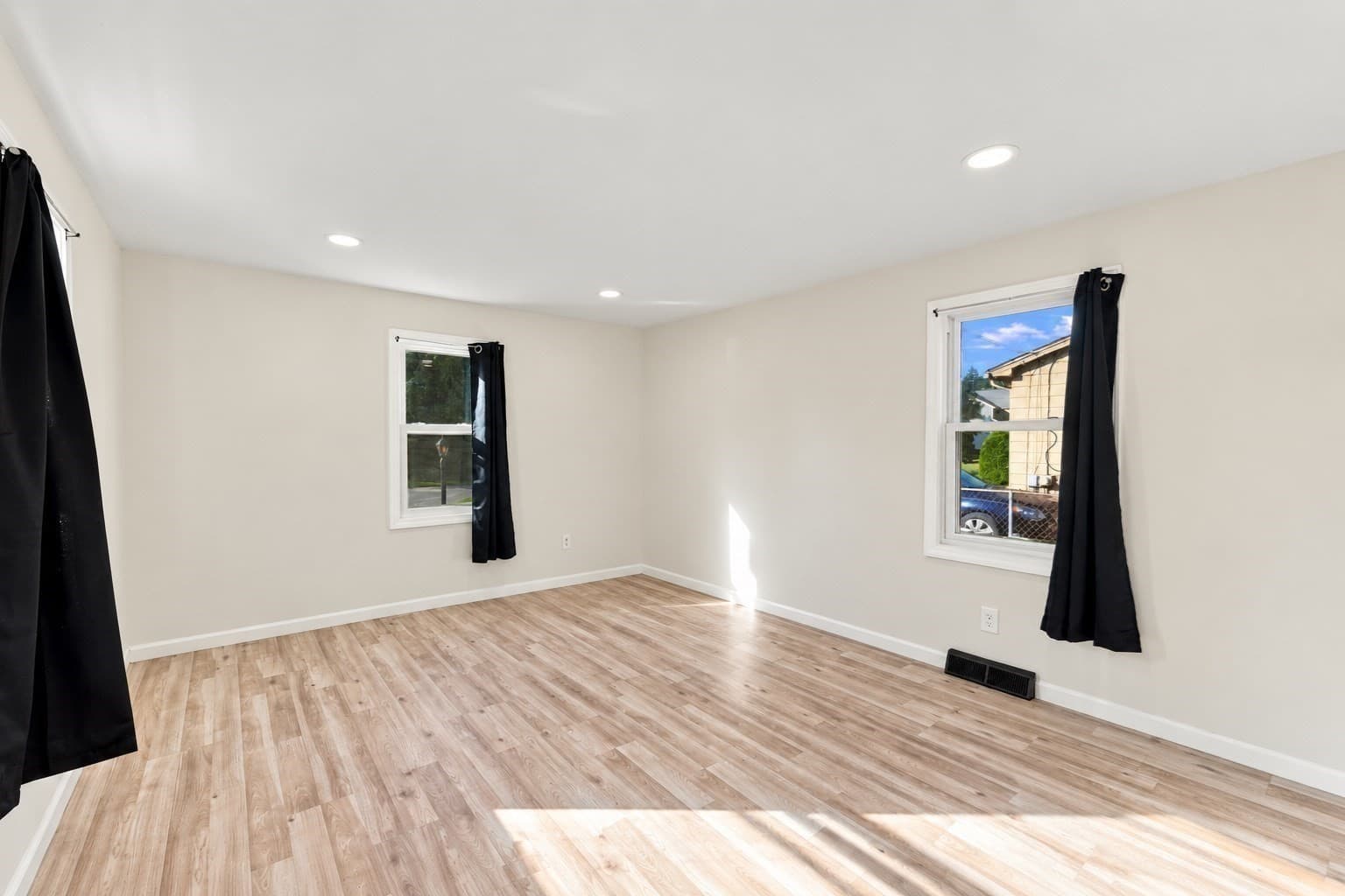 Single Family Residence at 196 Clarendon Ave, Chicopee MA 01013, Chicopee, photo 16 of 40