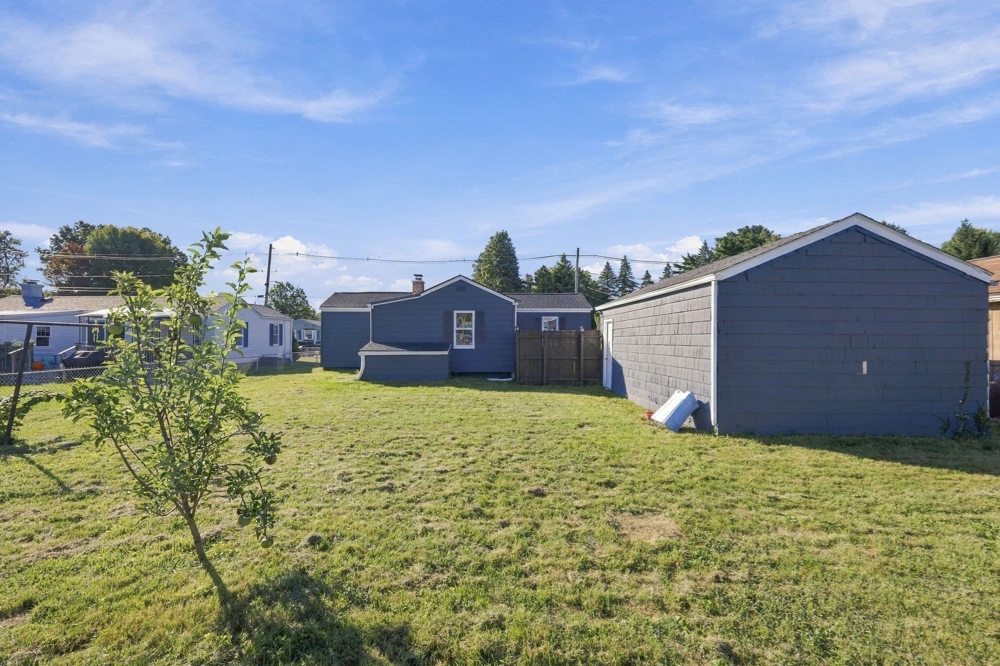 Single Family Residence at 196 Clarendon Ave, Chicopee MA 01013, Chicopee, photo 37 of 40