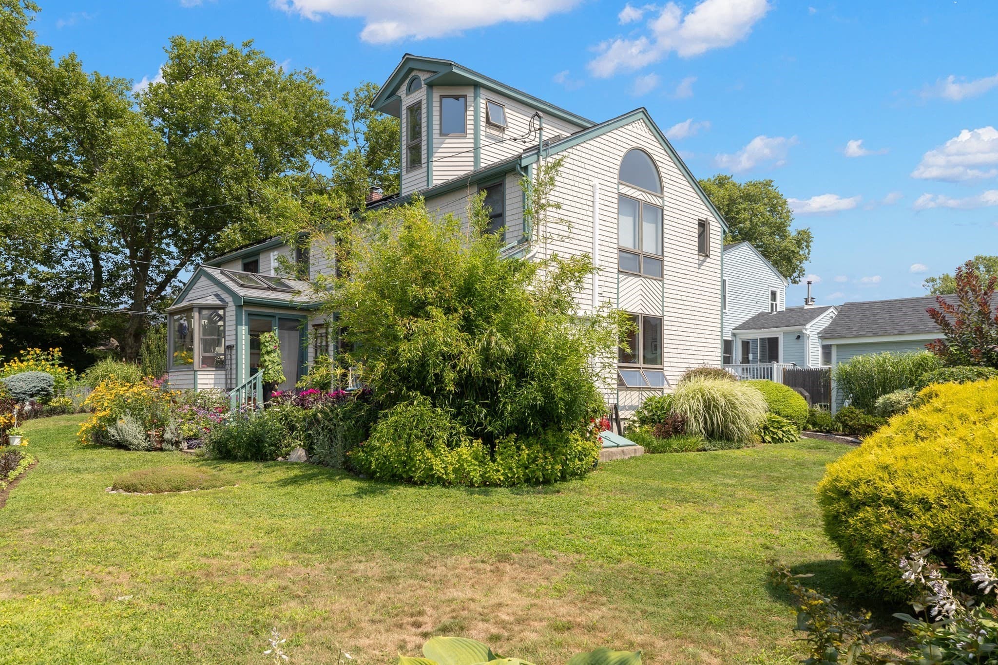 17 Sutton Ave, Salem MA 01970