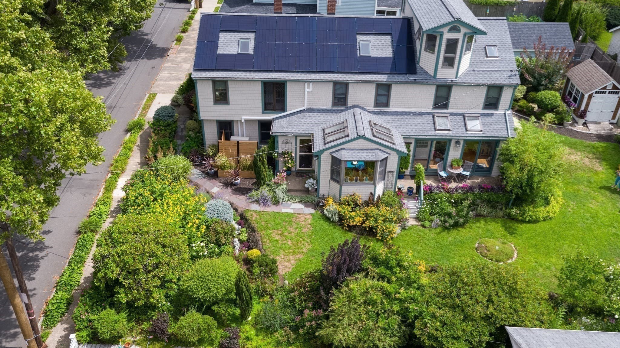 Single Family Residence at 17 Sutton Ave, Salem MA 01970, Salem, photo 8 of 42