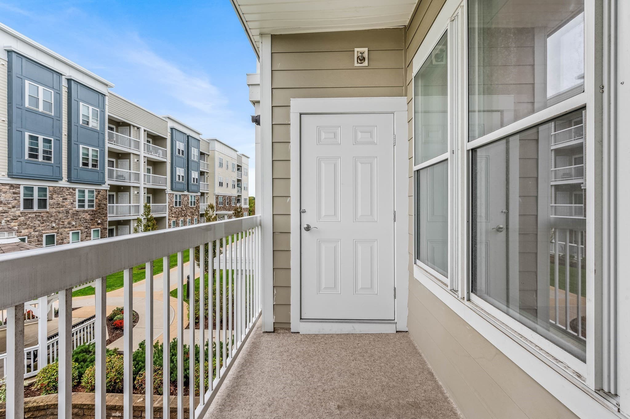 Condominium at 130 University Ave # 1201, Westwood MA 02090, Westwood, photo 23 of 42