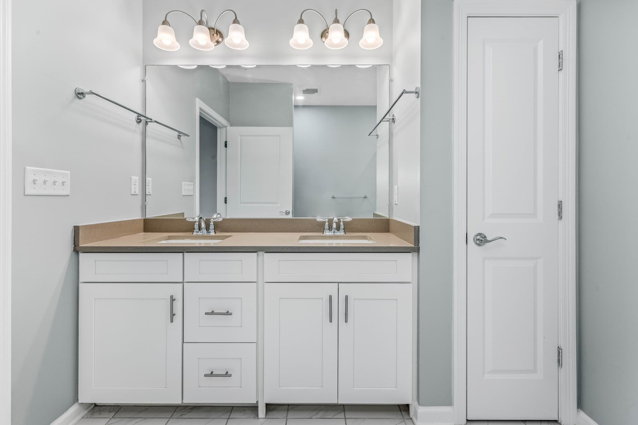 Condominium at 130 University Ave # 1201, Westwood MA 02090, Westwood, photo 28 of 42