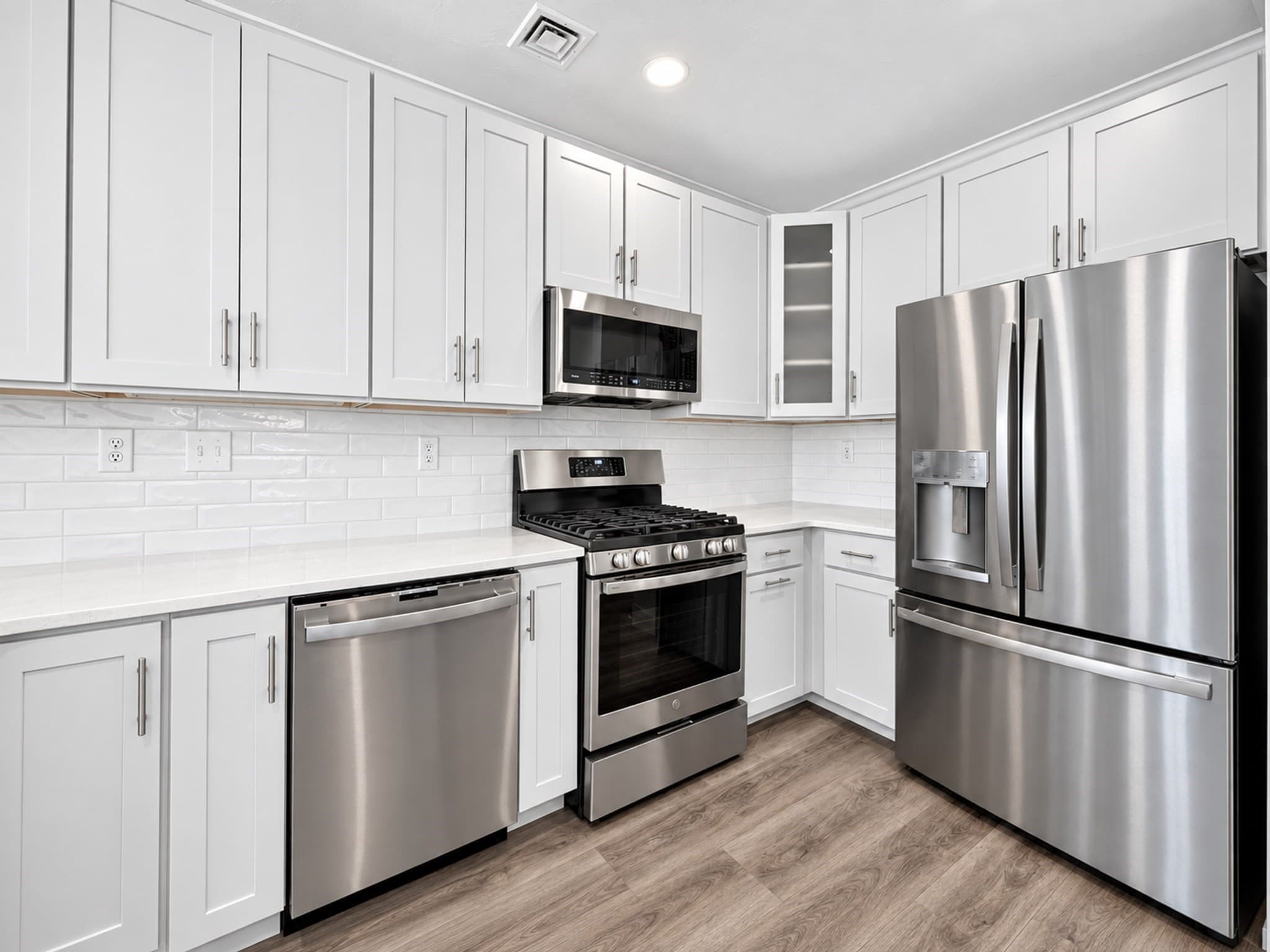 Condominium at 320 Middlesex Ave # D202, Medford MA 02155, Medford, photo 5 of 33