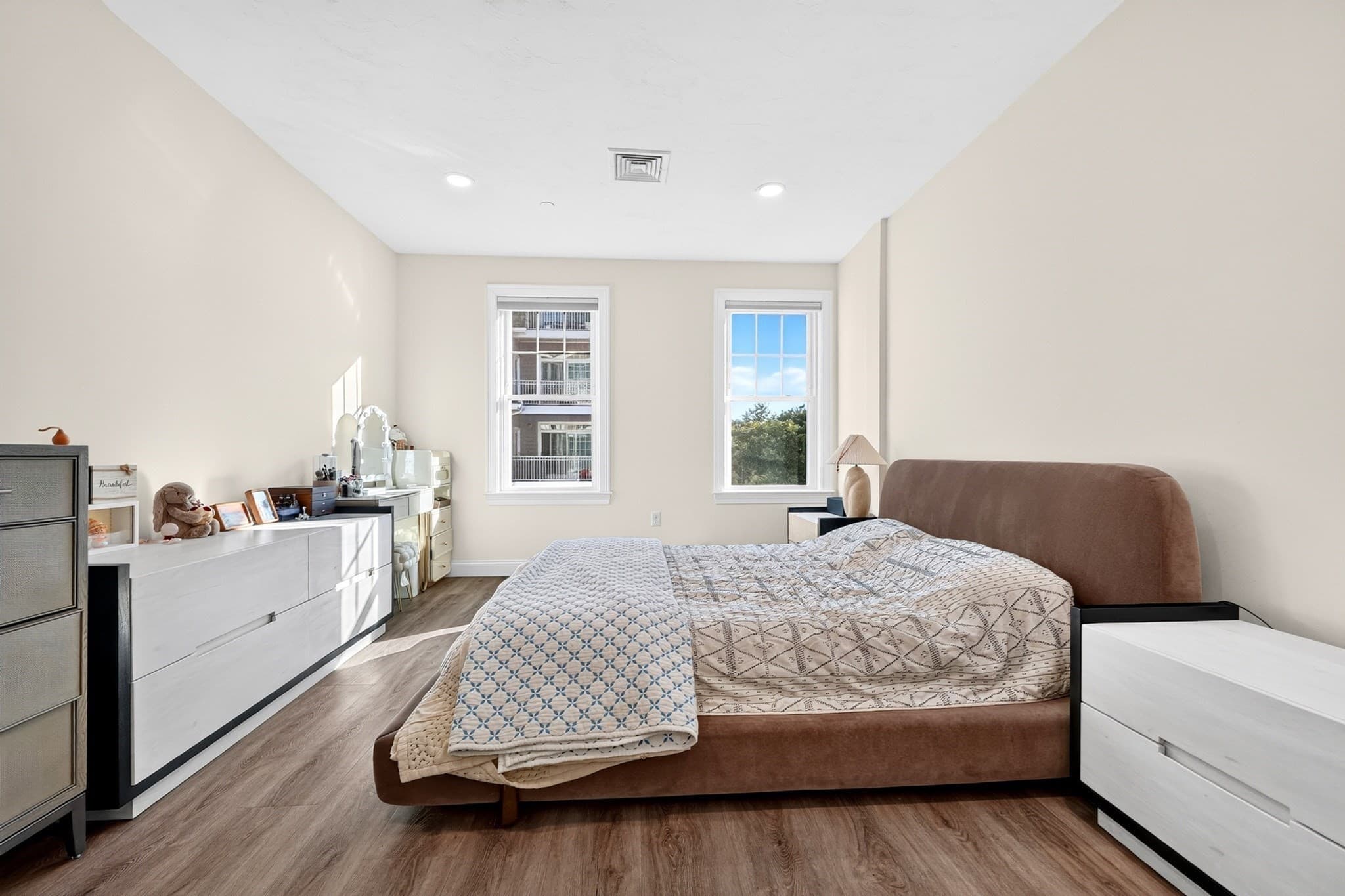 Condominium at 320 Middlesex Ave # D202, Medford MA 02155, Medford, photo 9 of 33