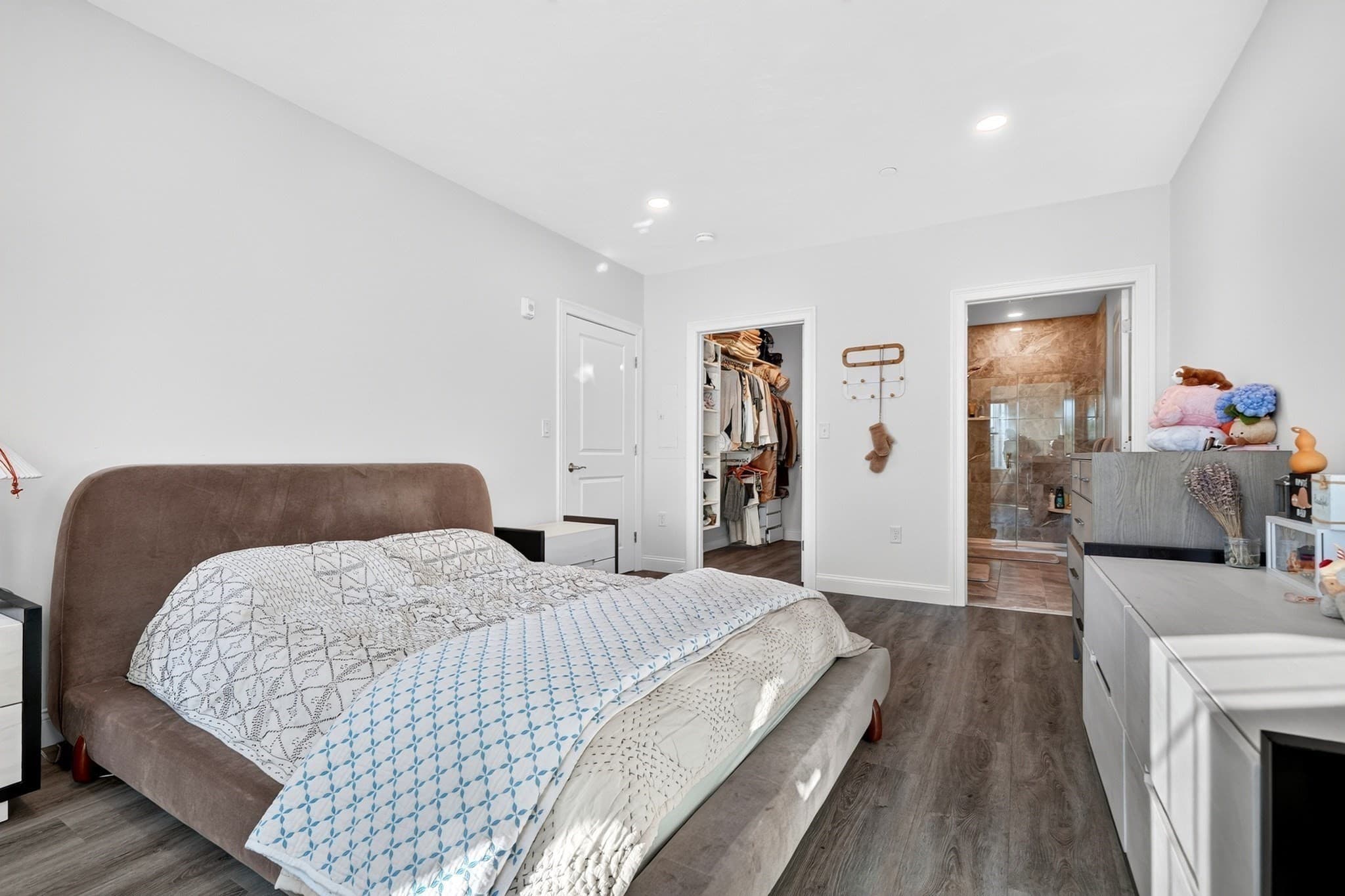 Condominium at 320 Middlesex Ave # D202, Medford MA 02155, Medford, photo 10 of 33