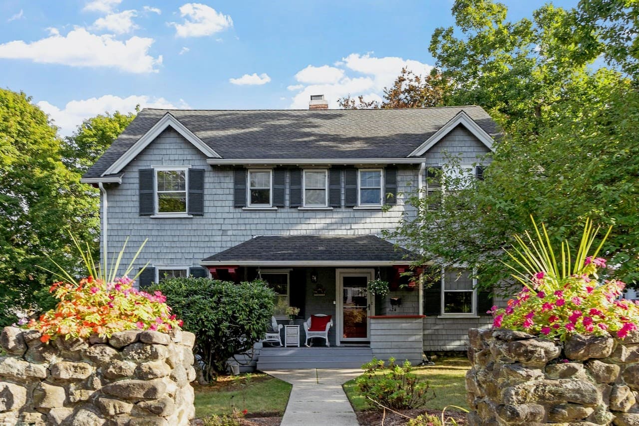 124 Prescott St, Reading MA 01867