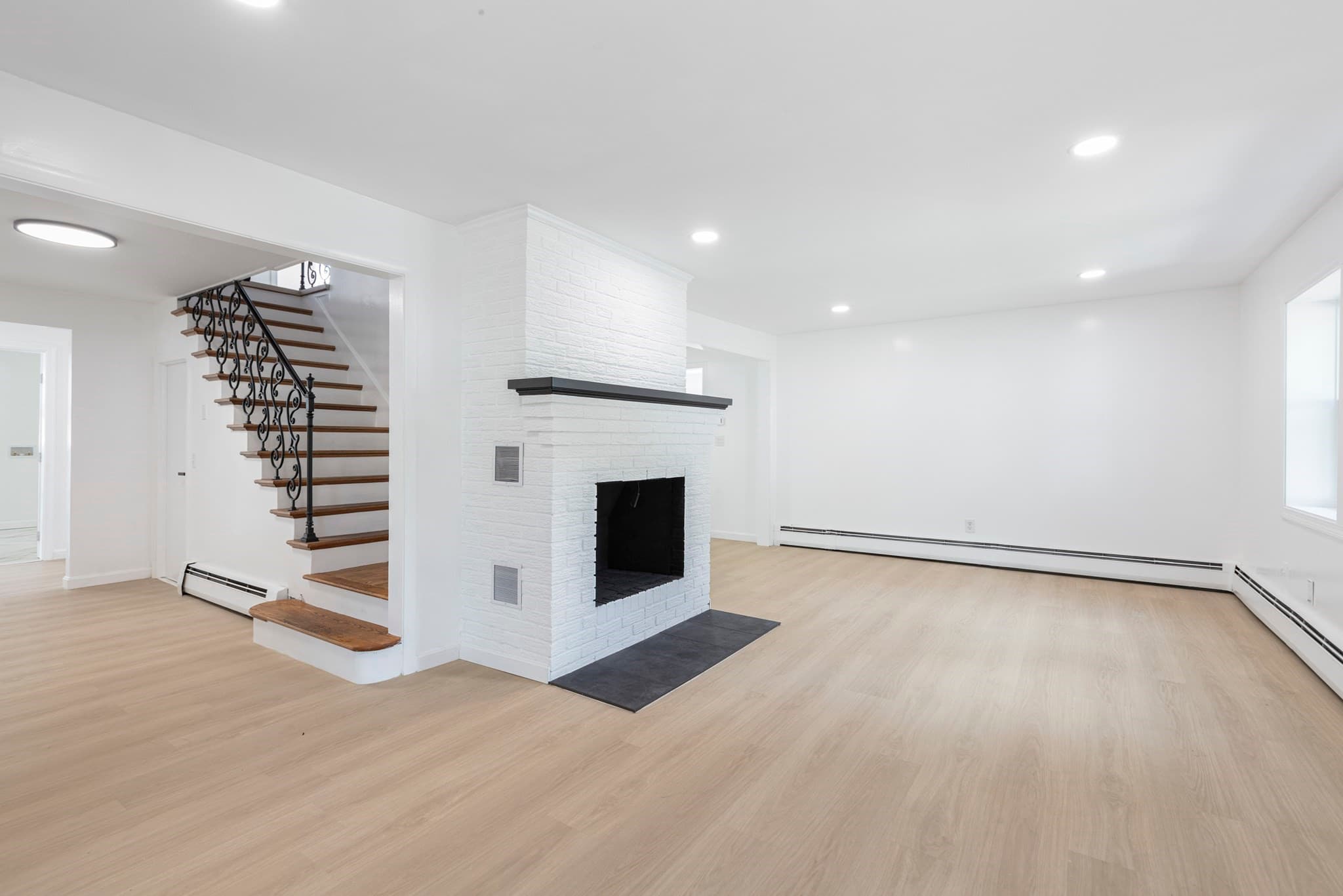 Single Family Residence at 24 East Street, Northbridge MA 01588, Northbridge, photo 8 of 39